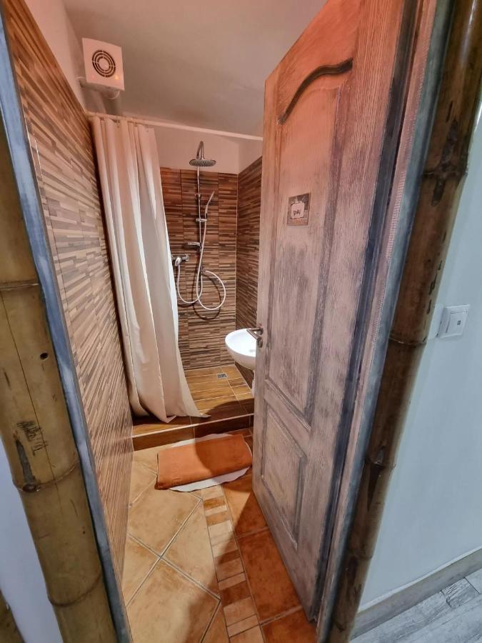 Centrum Wellness Hostel Debrecen Exteriör bild