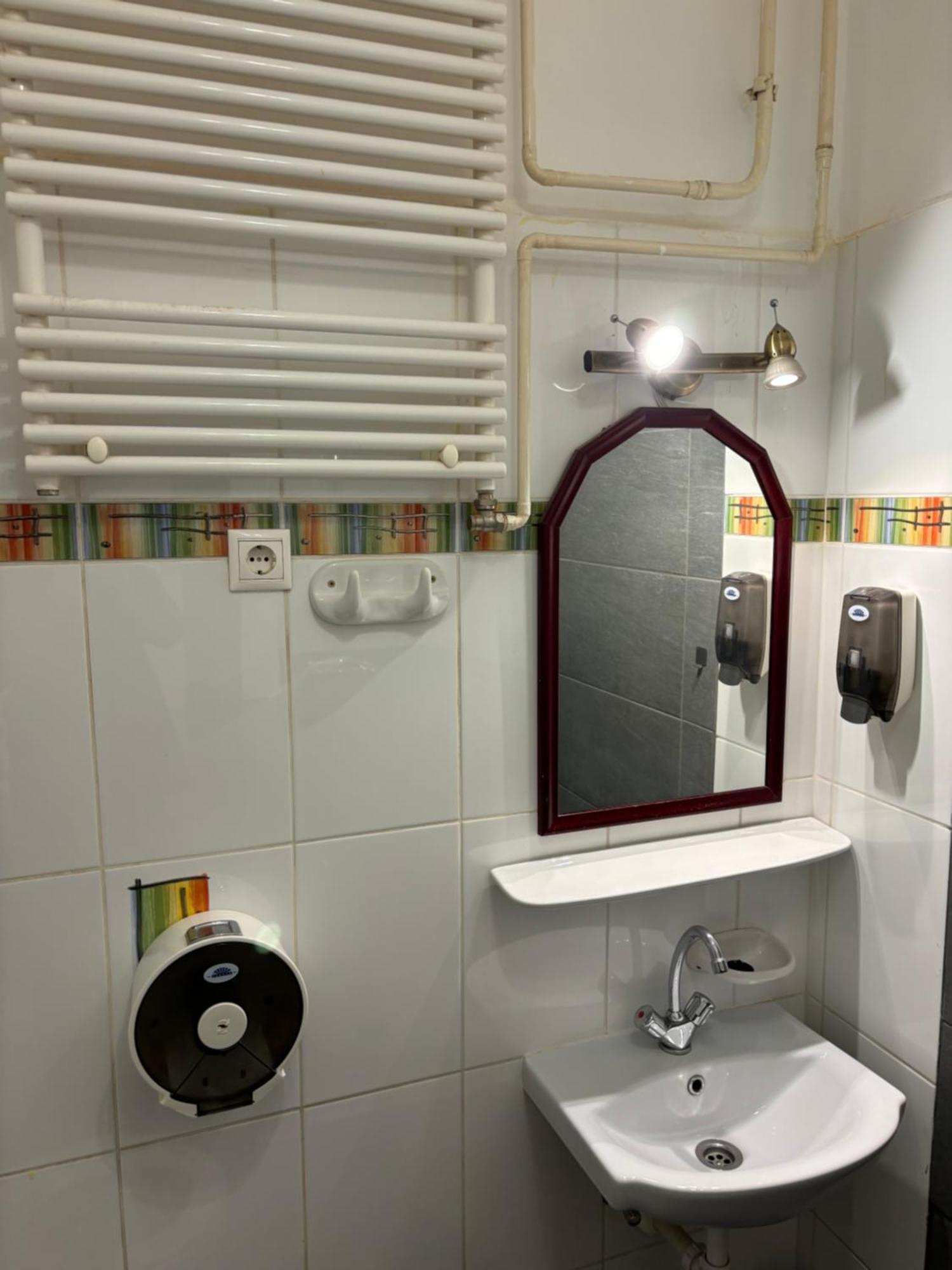 Centrum Wellness Hostel Debrecen Exteriör bild
